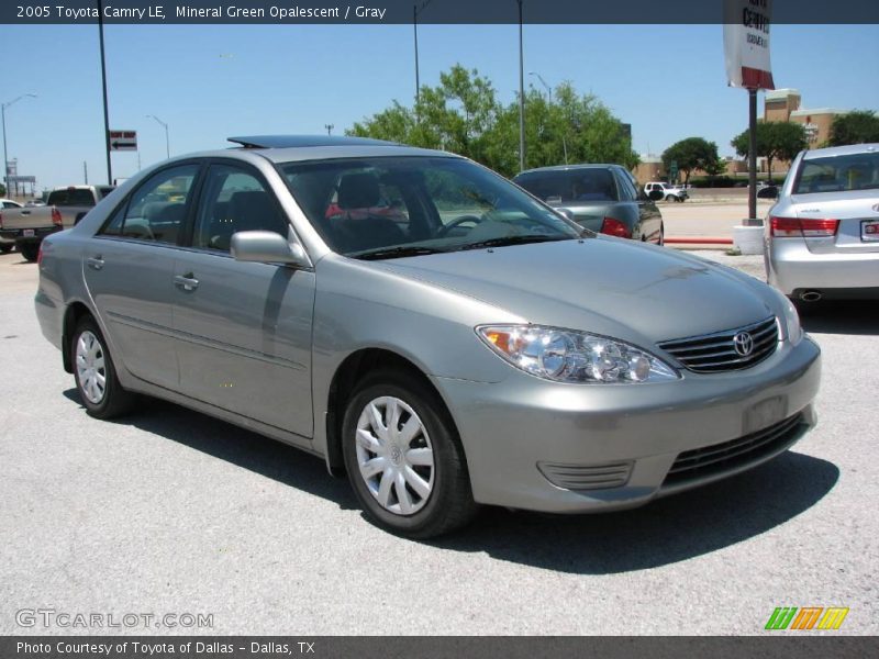 Mineral Green Opalescent / Gray 2005 Toyota Camry LE