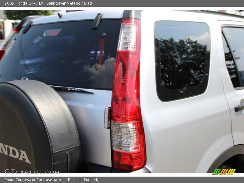 Satin Silver Metallic / Black 2005 Honda CR-V LX
