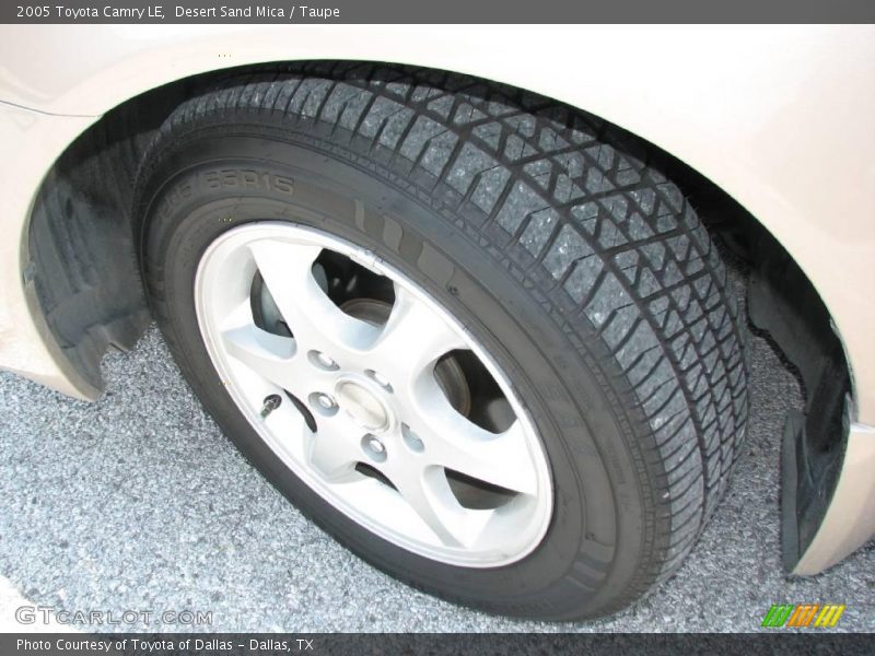 Desert Sand Mica / Taupe 2005 Toyota Camry LE