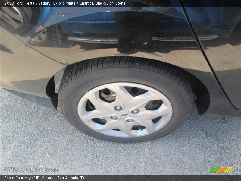 Oxford White / Charcoal Black/Light Stone 2013 Ford Fiesta S Sedan