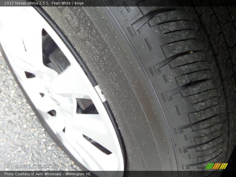 Pearl White / Beige 2013 Nissan Altima 2.5 S