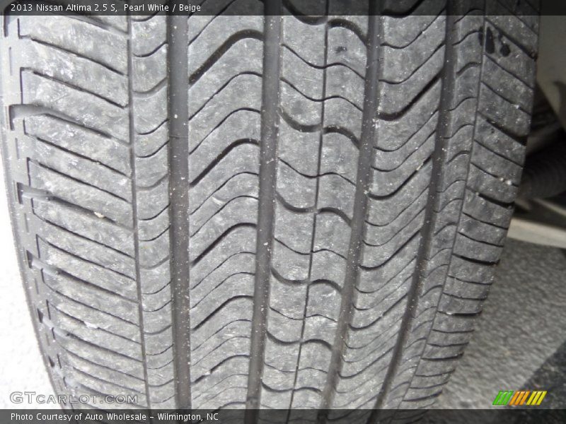 Pearl White / Beige 2013 Nissan Altima 2.5 S