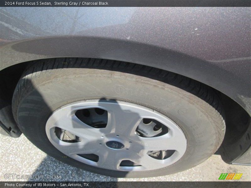 Sterling Gray / Charcoal Black 2014 Ford Focus S Sedan