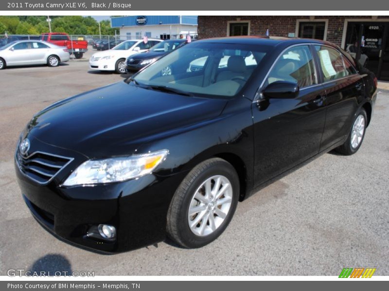 Black / Bisque 2011 Toyota Camry XLE V6