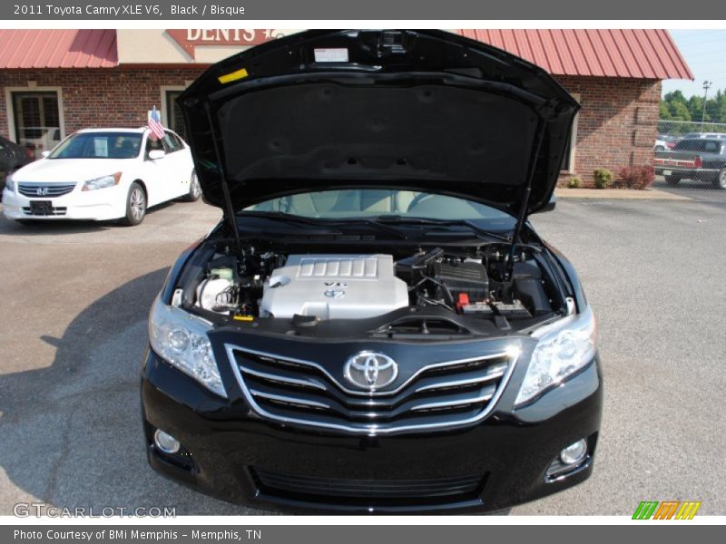 Black / Bisque 2011 Toyota Camry XLE V6