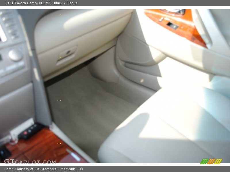 Black / Bisque 2011 Toyota Camry XLE V6