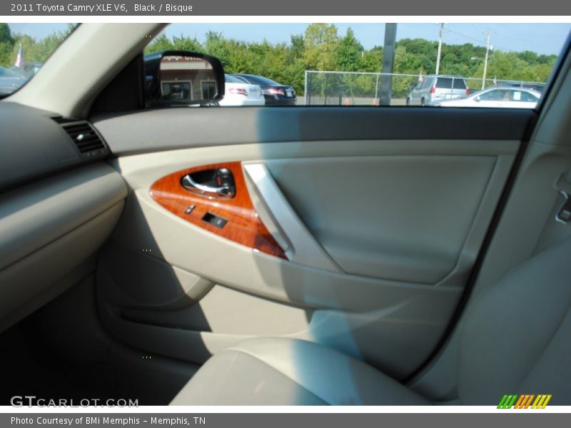 Black / Bisque 2011 Toyota Camry XLE V6