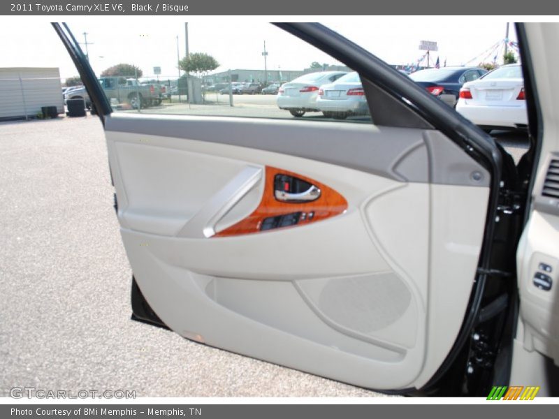 Black / Bisque 2011 Toyota Camry XLE V6