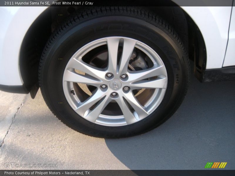 Frost White Pearl / Gray 2011 Hyundai Santa Fe SE