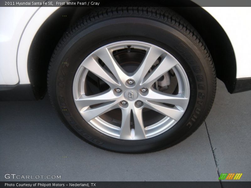 Frost White Pearl / Gray 2011 Hyundai Santa Fe SE
