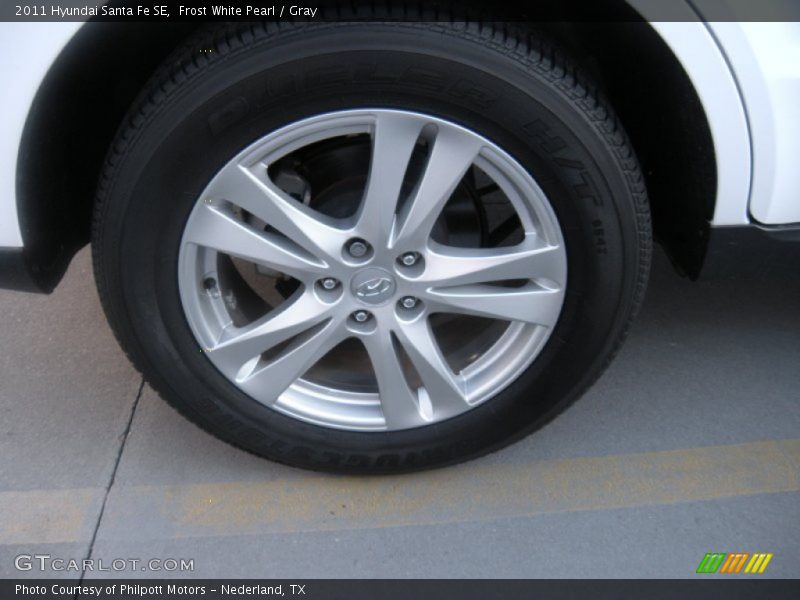 Frost White Pearl / Gray 2011 Hyundai Santa Fe SE