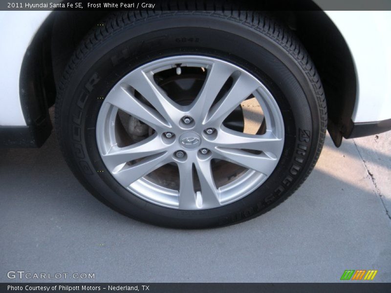 Frost White Pearl / Gray 2011 Hyundai Santa Fe SE