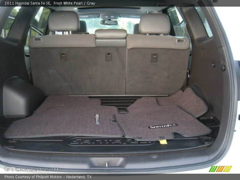 Frost White Pearl / Gray 2011 Hyundai Santa Fe SE