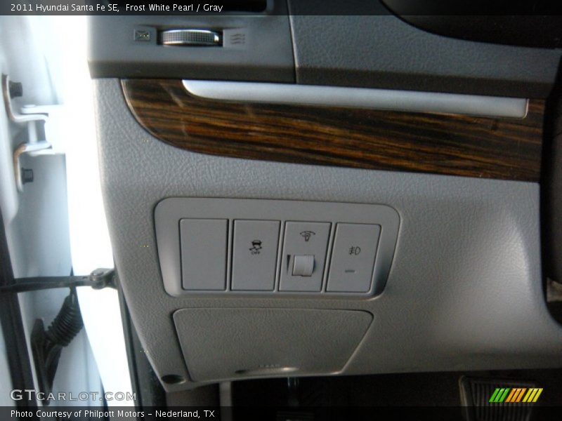 Frost White Pearl / Gray 2011 Hyundai Santa Fe SE