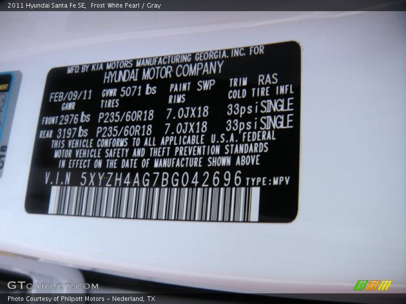 Frost White Pearl / Gray 2011 Hyundai Santa Fe SE
