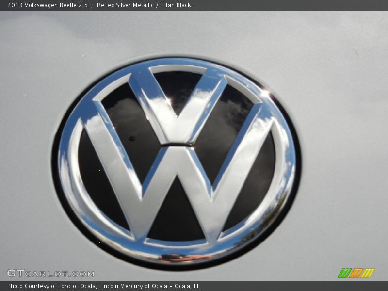 Reflex Silver Metallic / Titan Black 2013 Volkswagen Beetle 2.5L
