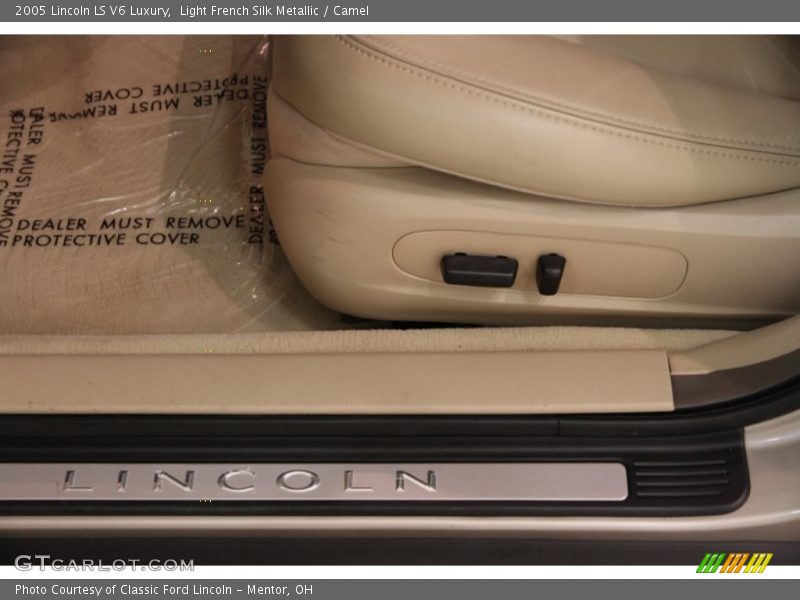 Light French Silk Metallic / Camel 2005 Lincoln LS V6 Luxury