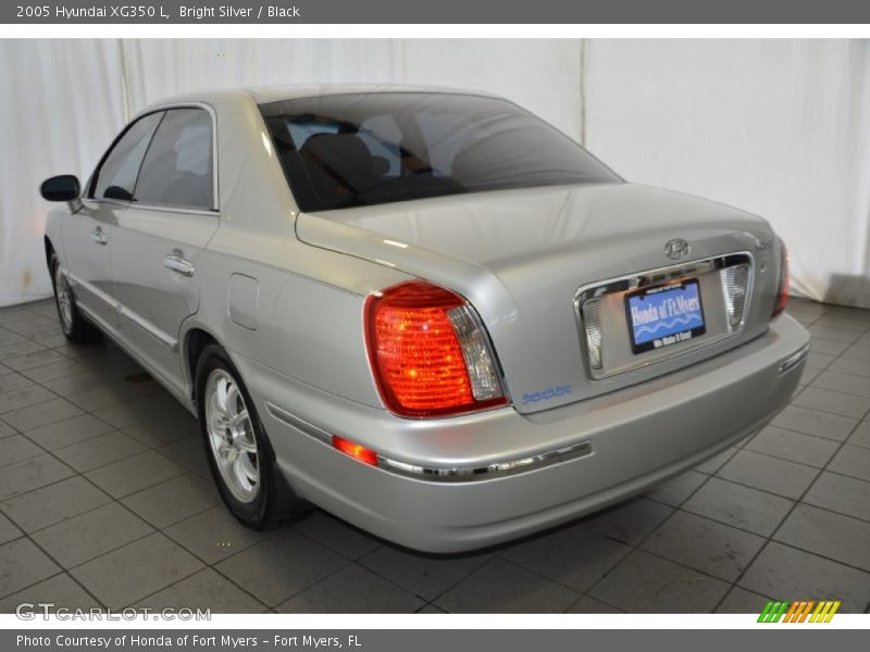 Bright Silver / Black 2005 Hyundai XG350 L