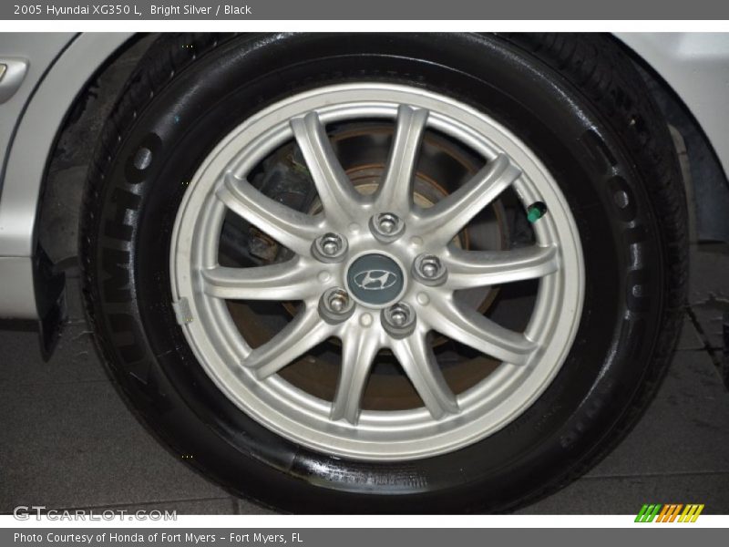 Bright Silver / Black 2005 Hyundai XG350 L