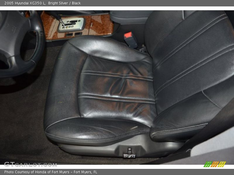 Bright Silver / Black 2005 Hyundai XG350 L