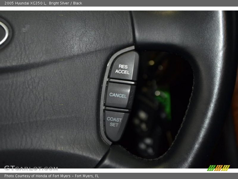 Bright Silver / Black 2005 Hyundai XG350 L