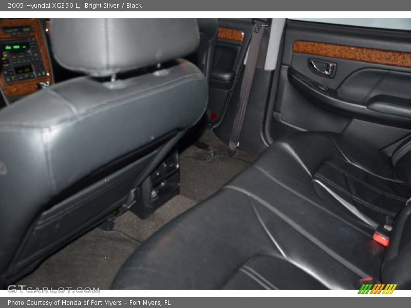 Bright Silver / Black 2005 Hyundai XG350 L