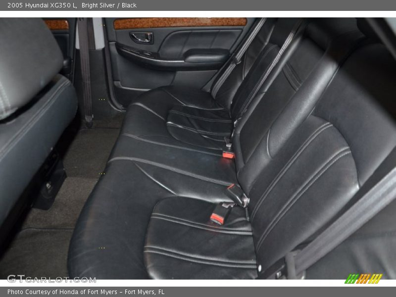 Bright Silver / Black 2005 Hyundai XG350 L