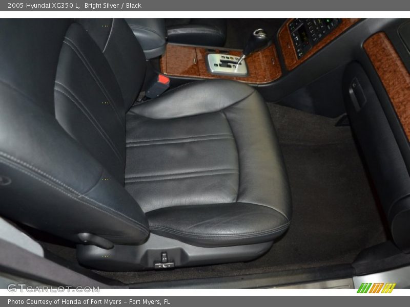 Bright Silver / Black 2005 Hyundai XG350 L