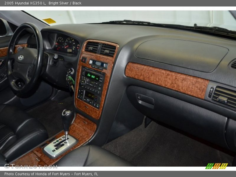 Bright Silver / Black 2005 Hyundai XG350 L