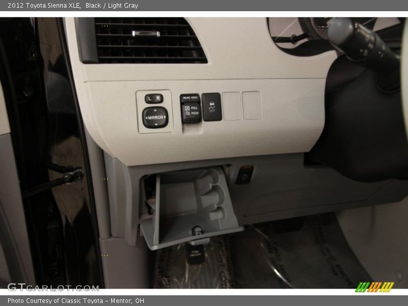 Black / Light Gray 2012 Toyota Sienna XLE