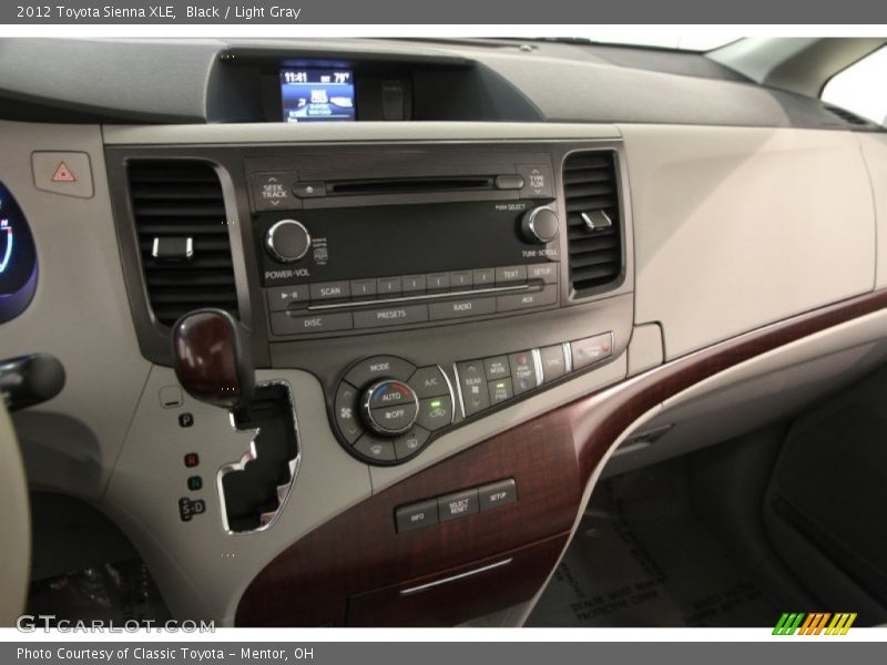 Controls of 2012 Sienna XLE