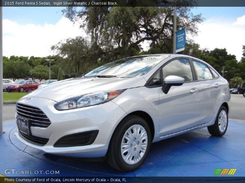 Ingot Silver Metallic / Charcoal Black 2015 Ford Fiesta S Sedan