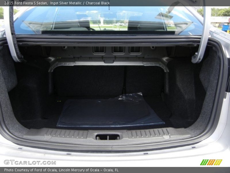 Ingot Silver Metallic / Charcoal Black 2015 Ford Fiesta S Sedan