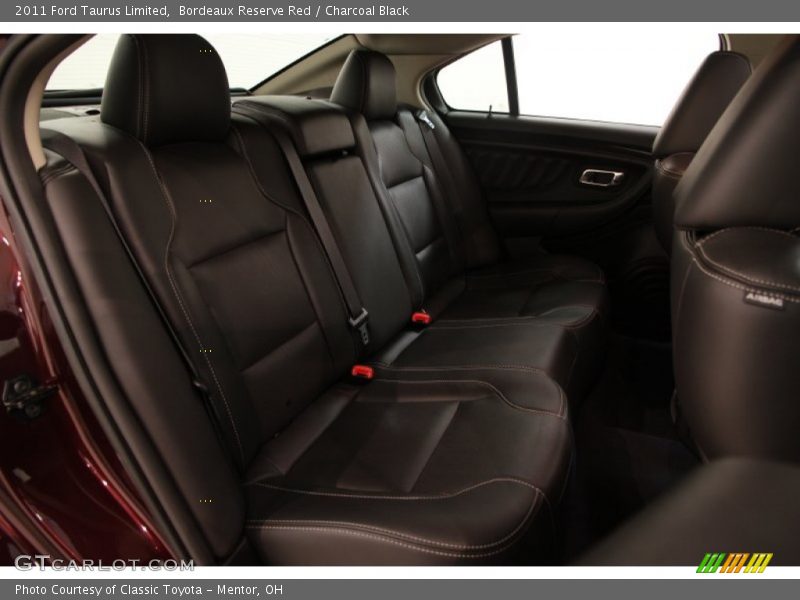 Bordeaux Reserve Red / Charcoal Black 2011 Ford Taurus Limited