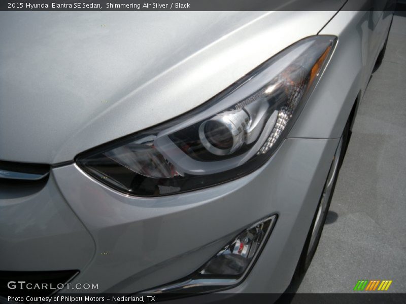 Shimmering Air Silver / Black 2015 Hyundai Elantra SE Sedan