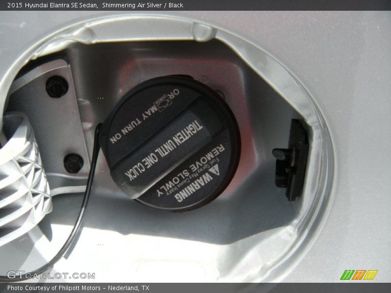 Shimmering Air Silver / Black 2015 Hyundai Elantra SE Sedan