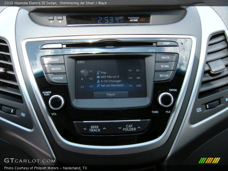 Shimmering Air Silver / Black 2015 Hyundai Elantra SE Sedan