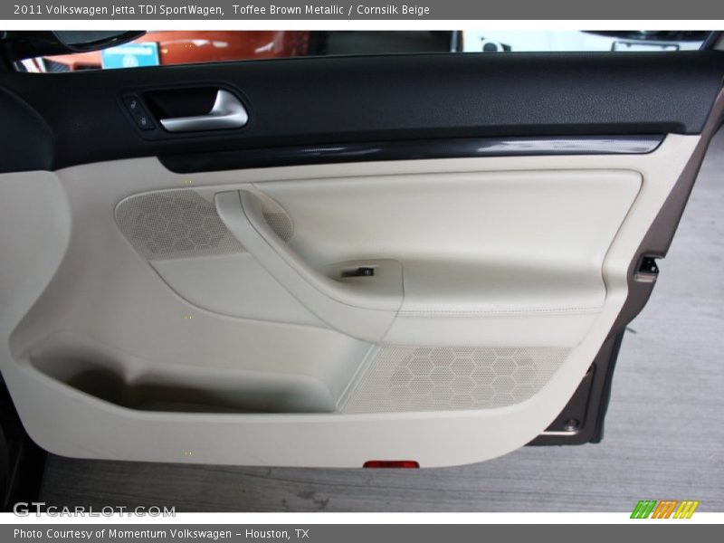 Toffee Brown Metallic / Cornsilk Beige 2011 Volkswagen Jetta TDI SportWagen