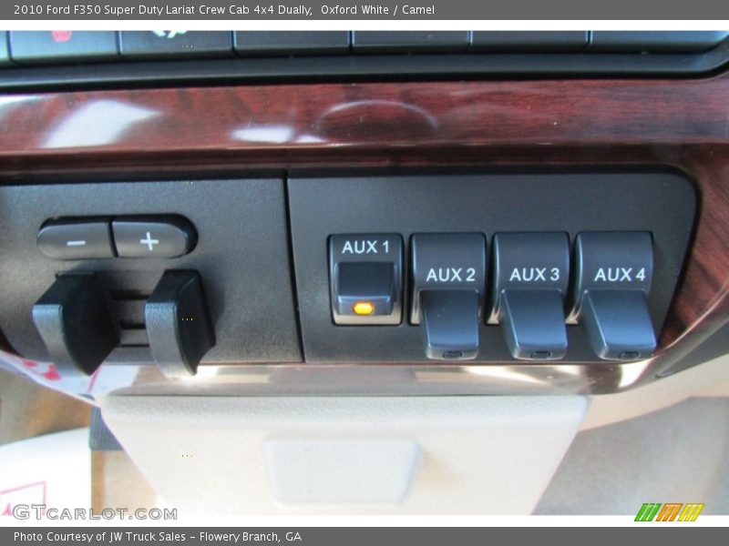 Oxford White / Camel 2010 Ford F350 Super Duty Lariat Crew Cab 4x4 Dually