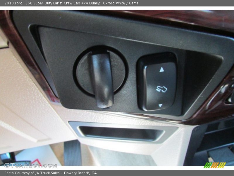 Oxford White / Camel 2010 Ford F350 Super Duty Lariat Crew Cab 4x4 Dually