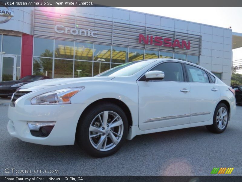 Pearl White / Charcoal 2014 Nissan Altima 2.5 SL