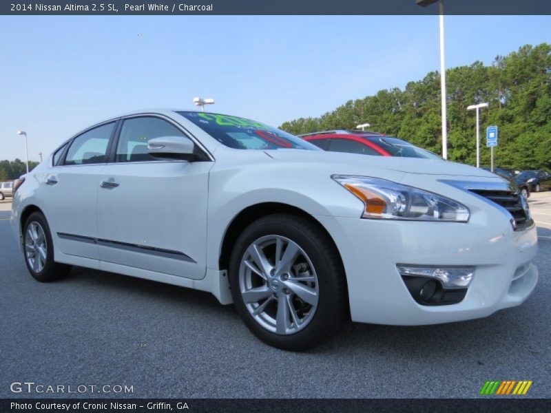 Pearl White / Charcoal 2014 Nissan Altima 2.5 SL