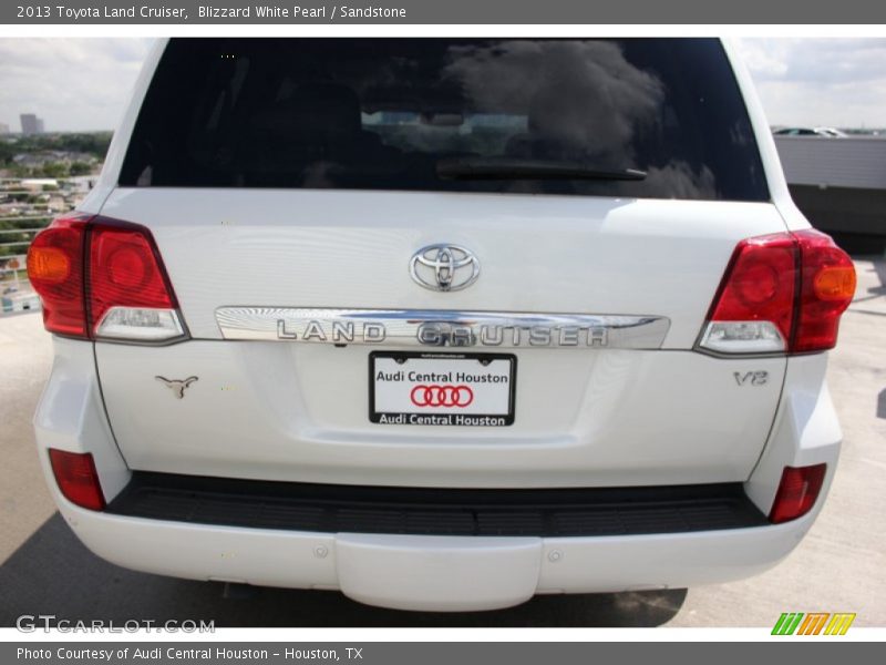 Blizzard White Pearl / Sandstone 2013 Toyota Land Cruiser