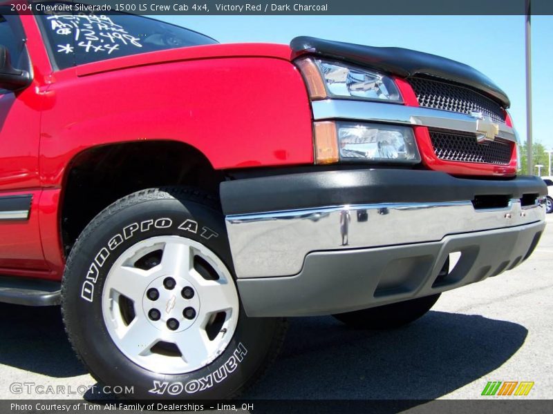 Victory Red / Dark Charcoal 2004 Chevrolet Silverado 1500 LS Crew Cab 4x4