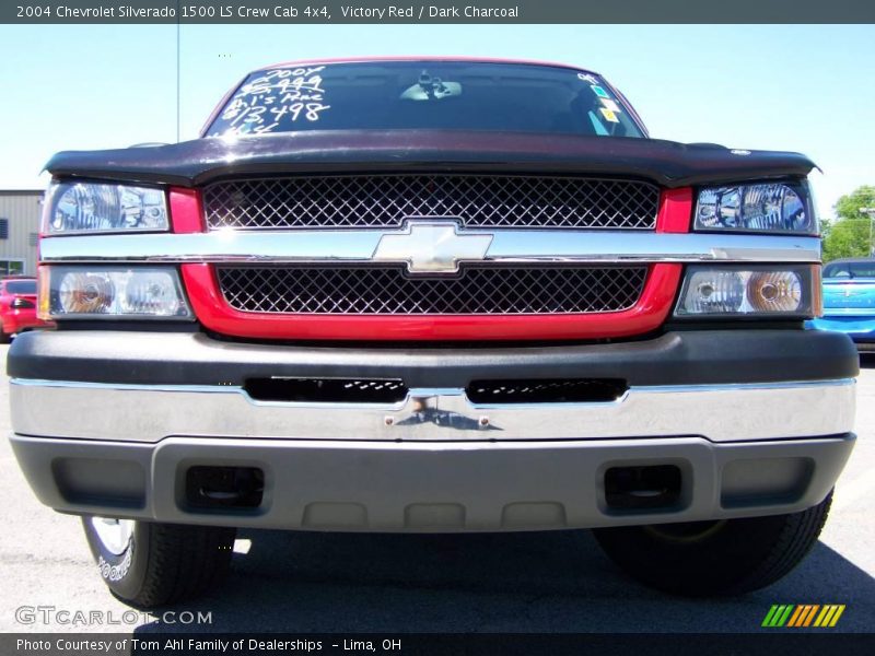 Victory Red / Dark Charcoal 2004 Chevrolet Silverado 1500 LS Crew Cab 4x4