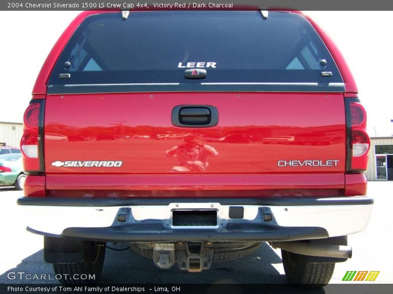 Victory Red / Dark Charcoal 2004 Chevrolet Silverado 1500 LS Crew Cab 4x4