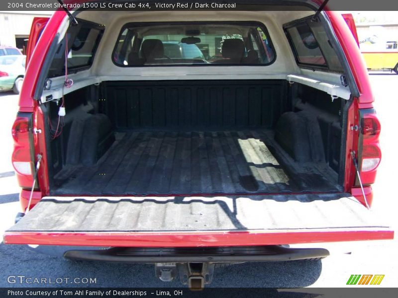 Victory Red / Dark Charcoal 2004 Chevrolet Silverado 1500 LS Crew Cab 4x4