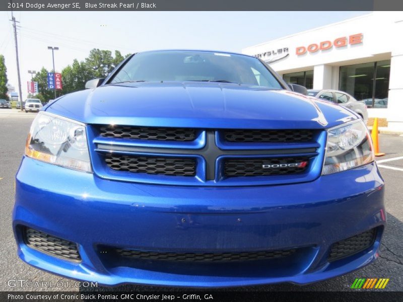 Blue Streak Pearl / Black 2014 Dodge Avenger SE