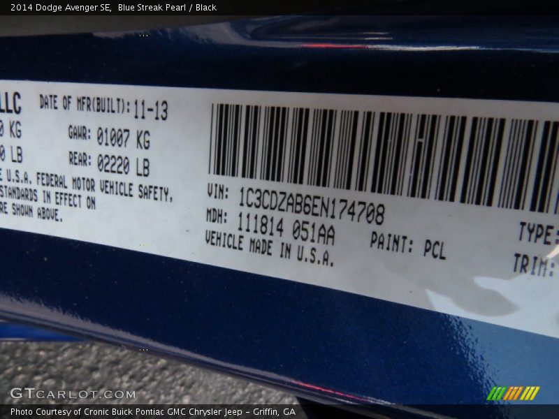 Blue Streak Pearl / Black 2014 Dodge Avenger SE