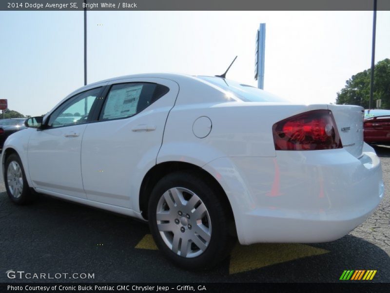 Bright White / Black 2014 Dodge Avenger SE